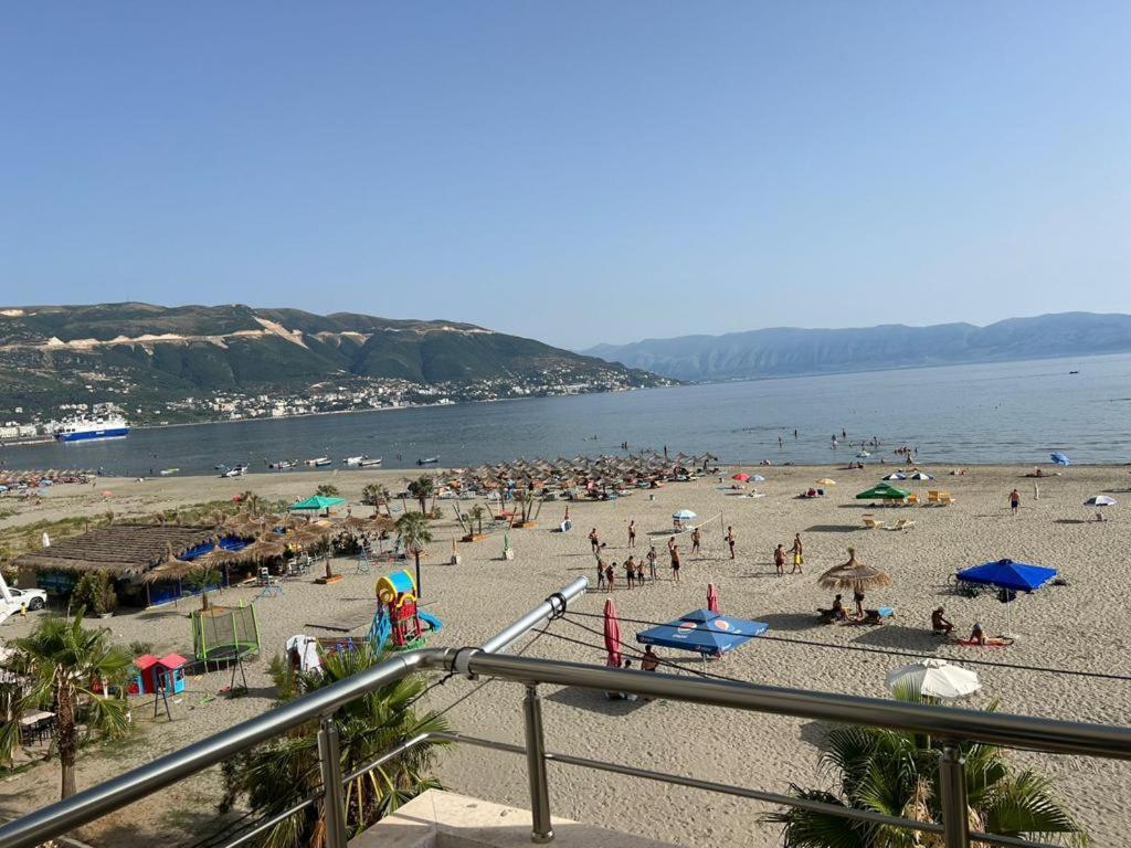 Soleil Apartment With Sunbed & Umbrella Вльора Екстер'єр фото