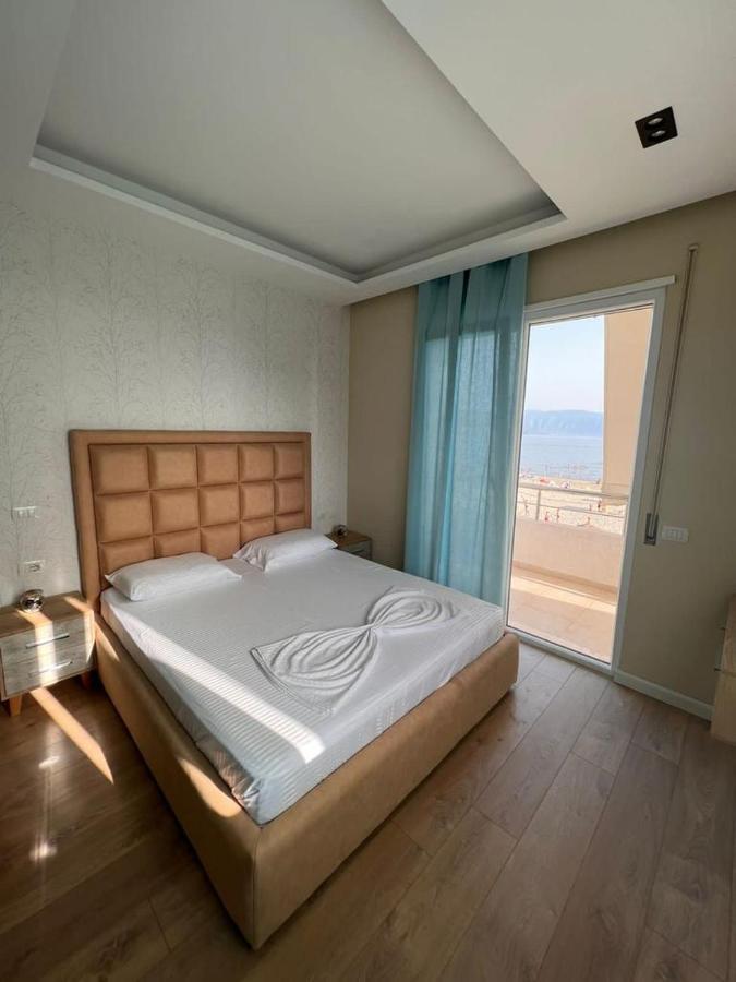 Soleil Apartment With Sunbed & Umbrella Вльора Екстер'єр фото